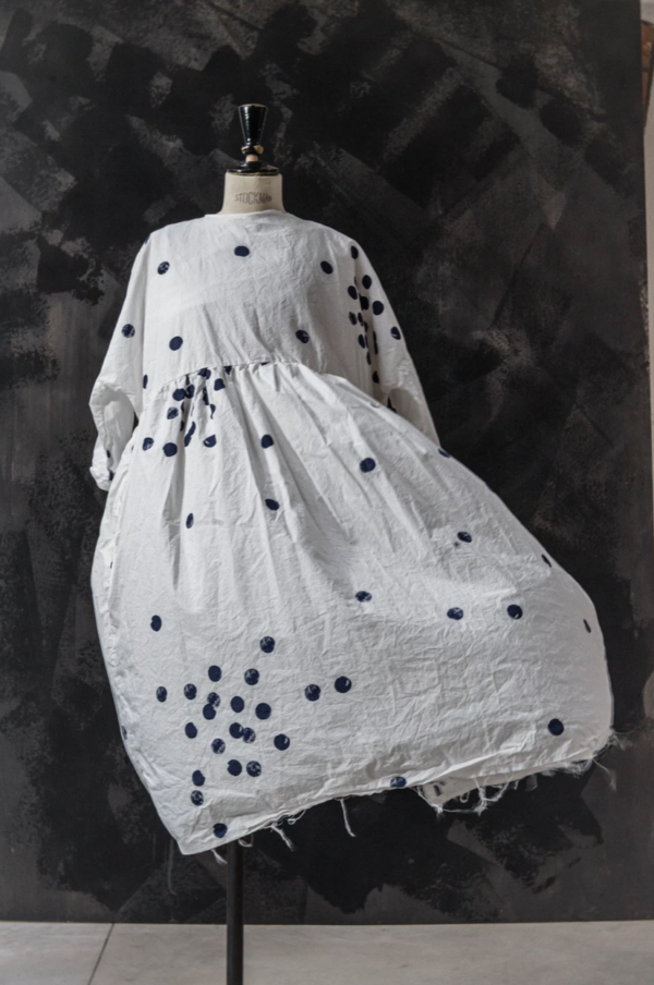 vêtements créateur hannoh wessel allemand vente en ligne robe debora blanche à pois bleus marine boutiquekazak lyon