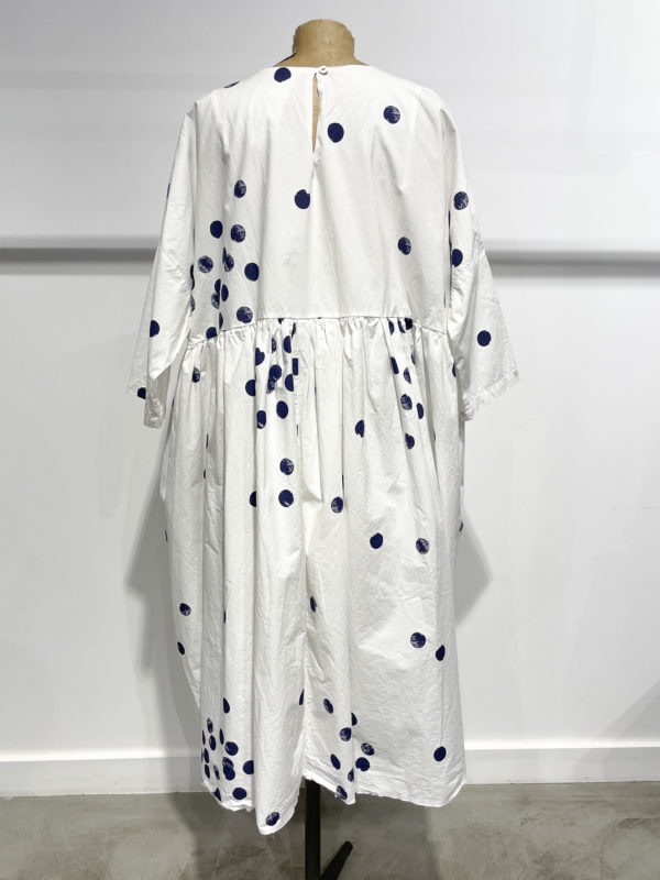 vêtements créateur hannoh wessel allemand vente en ligne robe debora blanche à pois bleus marine boutiquekazak lyon